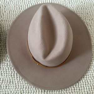 GIGI PIP hat